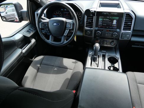 Used 2015 Ford F150 XLT w/ Equipment Group 302A Luxury AWD/4WD image 9