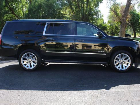 Used 2016 GMC Yukon XL Denali w/ Open Road Package AWD/4WD image 3