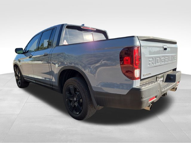 Used 2025 Honda Ridgeline Black Edition image 11