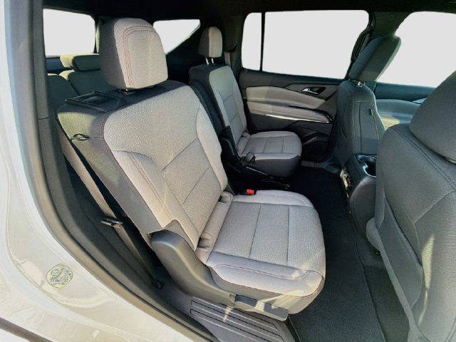 Used 2026 Chevrolet Traverse LT w/ Driver Confidence Package FWD image 29