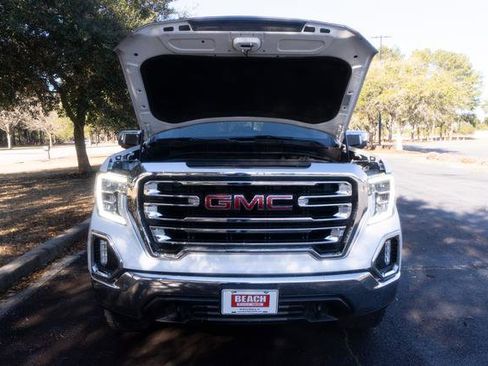 Used 2022 GMC Sierra 1500 SLT w/ SLT Premium Package image 9