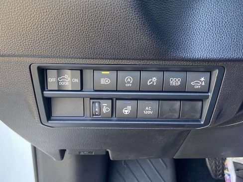 Used 2025 Toyota Tundra SR5 w/ SR5 Premium Package AWD/4WD image 27