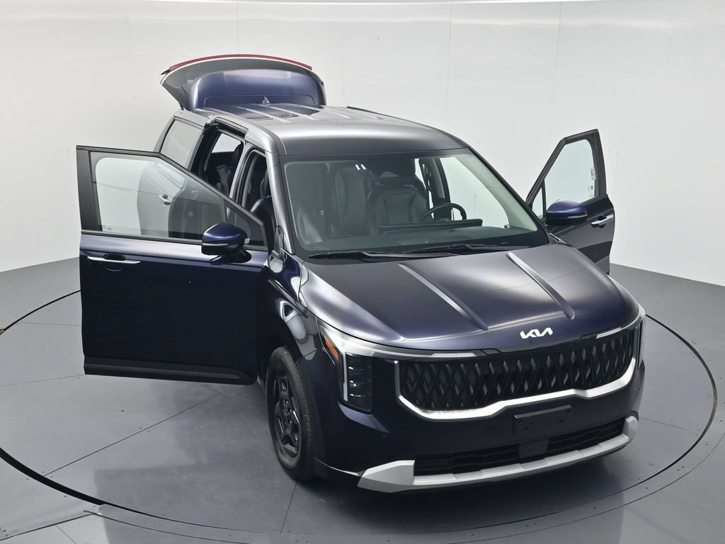 Used 2025 Kia Carnival FWD image 49