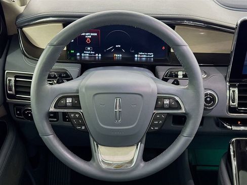 Used 2021 Lincoln Navigator L Black Label w/ Special Edition Package image 41