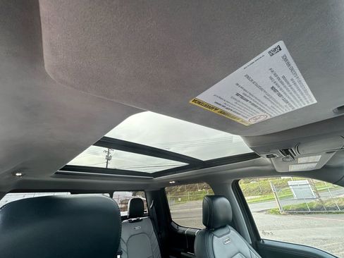 Used 2022 Ford F350 Limited w/ FX4 Off-Road Package image 27