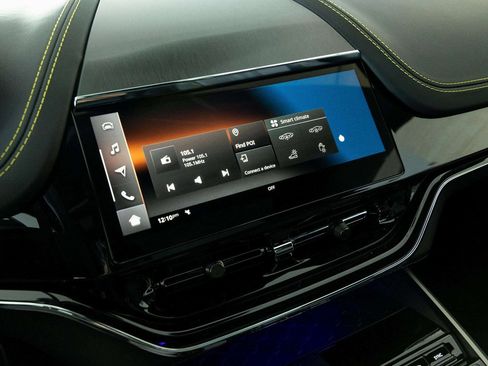 New 2026 Aston Martin DBX 707 image 30