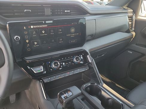Used 2025 GMC Sierra 1500 AT4 w/ Technology Package AWD/4WD image 20