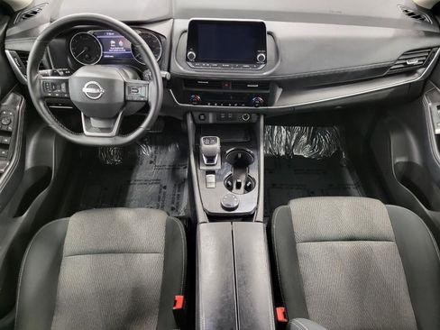 Used 2025 Nissan Rogue SV image 6