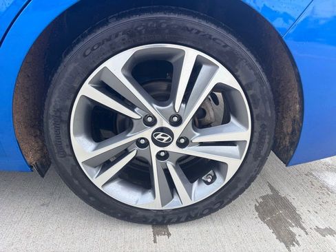 Used 2017 Hyundai Elantra Limited FWD image 11