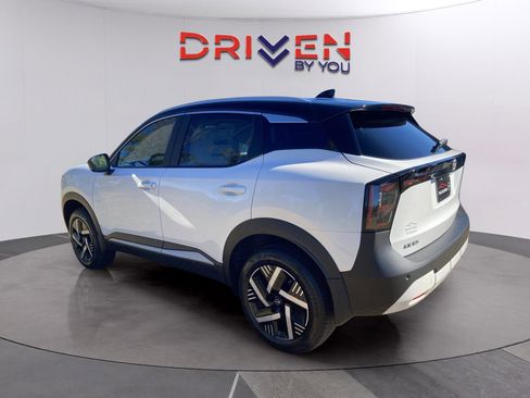 New 2026 Nissan Kicks SV image 3