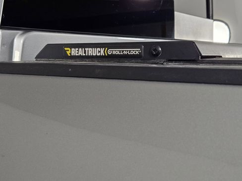 Used 2024 GMC Sierra 2500 AT4 w/ AT4 Premium Plus Package image 9