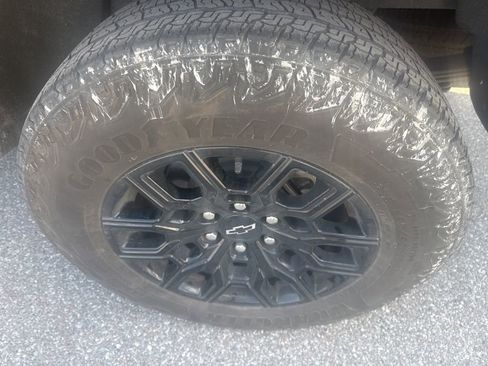 Used 2023 Chevrolet Colorado Trail Boss w/ Advanced Trailering Package image 10