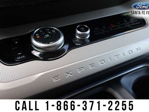 Used 2025 Ford Expedition Active image 42