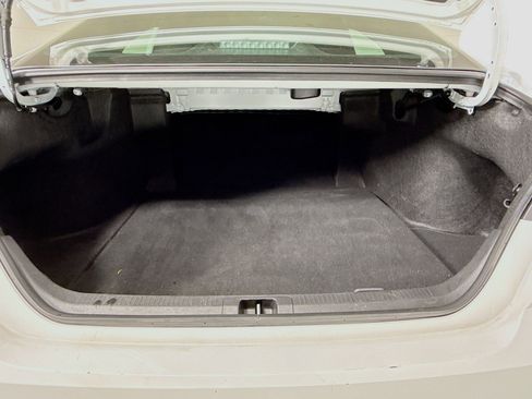 Used 2025 Toyota Camry SE image 35
