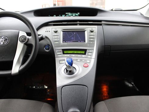 Used 2015 Toyota Prius Three image 20