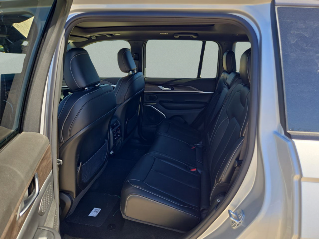 New 2026 Jeep Grand Cherokee Limited AWD/4WD image 26