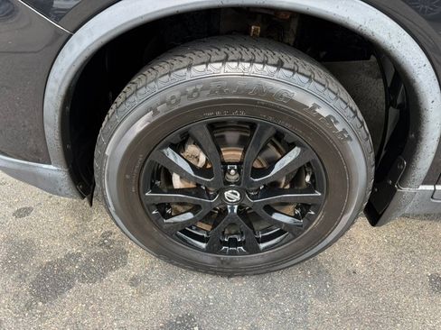 Used 2018 Nissan Rogue SV AWD/4WD image 4
