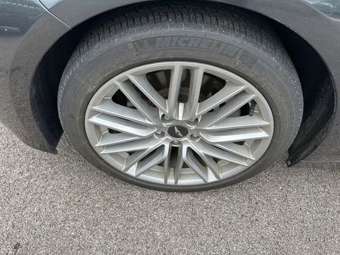 Used 2021 Genesis G70 2.0T w/ Elite Package image 8