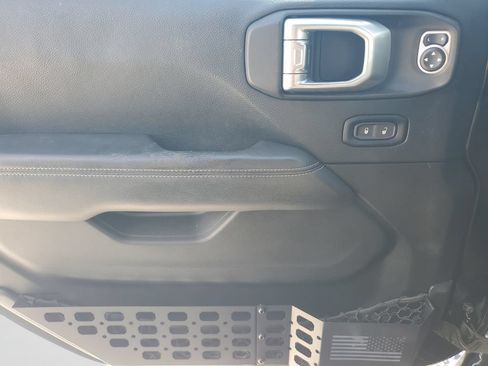 Used 2019 Jeep Wrangler Unlimited Sahara AWD/4WD image 20