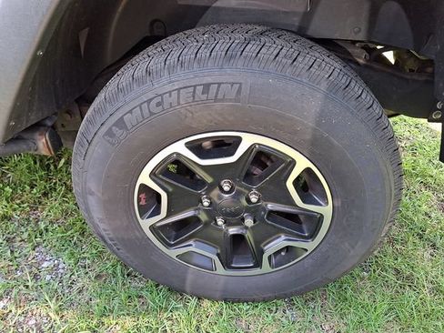 Used 2015 Jeep Wrangler Unlimited Rubicon AWD/4WD image 5