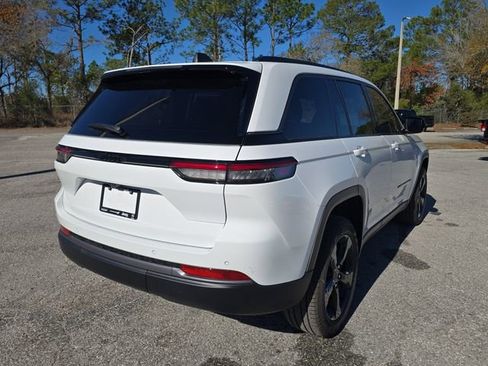 New 2026 Jeep Grand Cherokee Limited w/ Limited Altitude Package RWD image 4