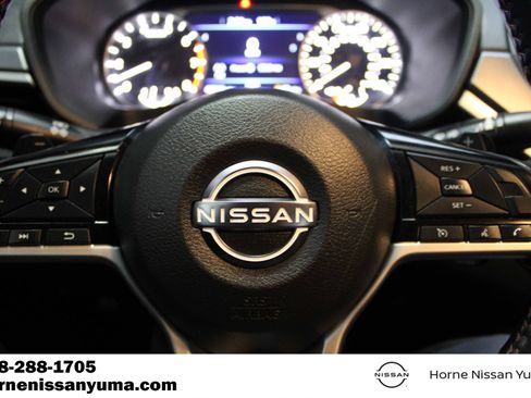 Used 2024 Nissan Altima 2.5 SR FWD image 12