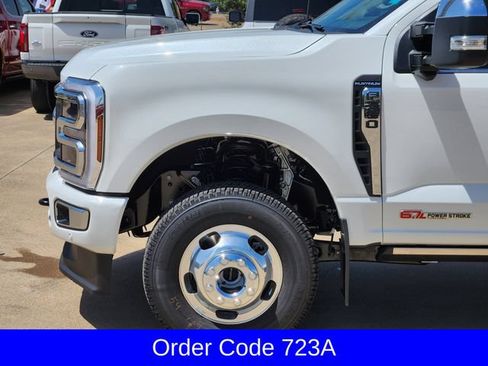 New 2026 Ford F350 Platinum w/ Platinum Plus Package AWD/4WD image 9