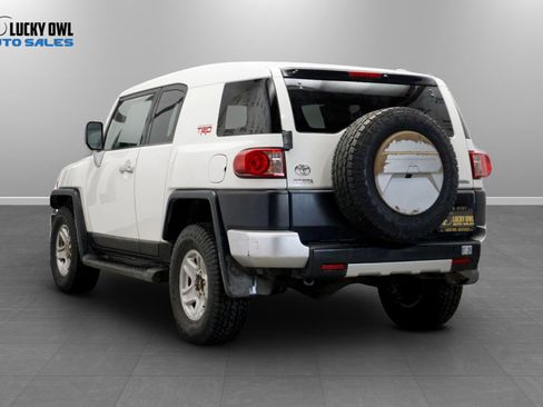 Used 2010 Toyota FJ Cruiser 2WD image 5