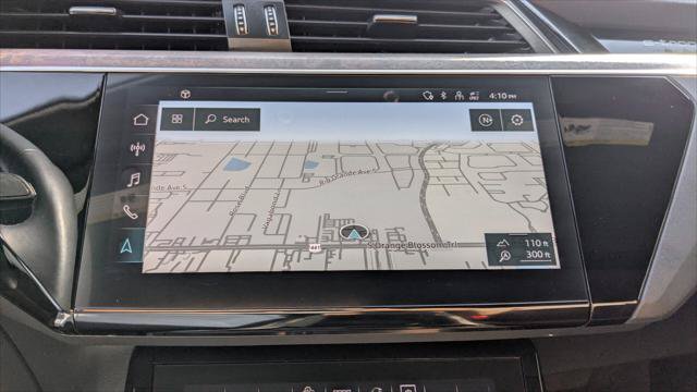 Used 2022 Audi e-tron Premium AWD/4WD image 29
