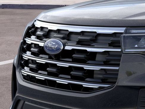 Used 2026 Ford Explorer Active AWD/4WD image 17