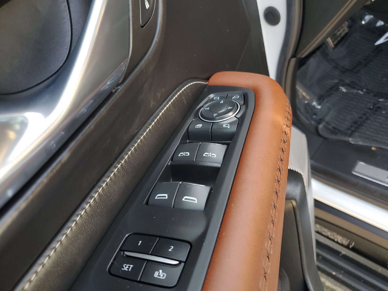 Used 2023 GMC Yukon Denali Ultimate AWD/4WD image 17
