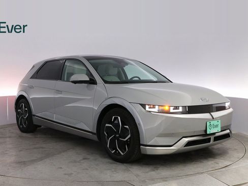 Used 2024 Hyundai Ioniq 5 Limited image 4