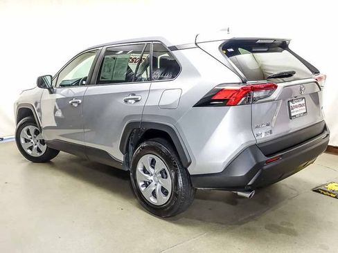 Certified 2022 Toyota RAV4 LE FWD image 4