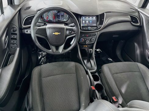 Used 2019 Chevrolet Trax LS FWD image 16