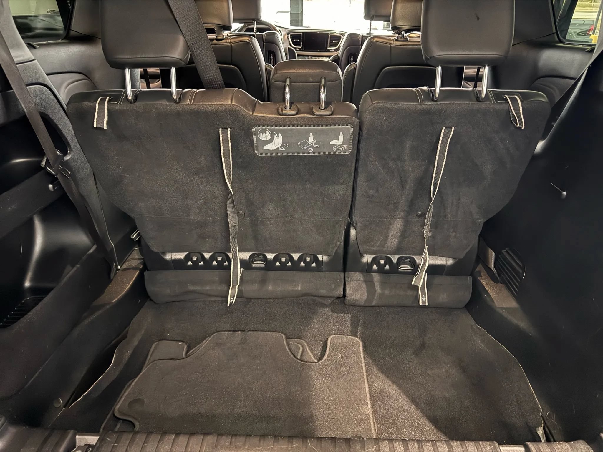 Used 2019 Chrysler Pacifica Touring-L Plus w/ Advanced Safetytec Group FWD image 26