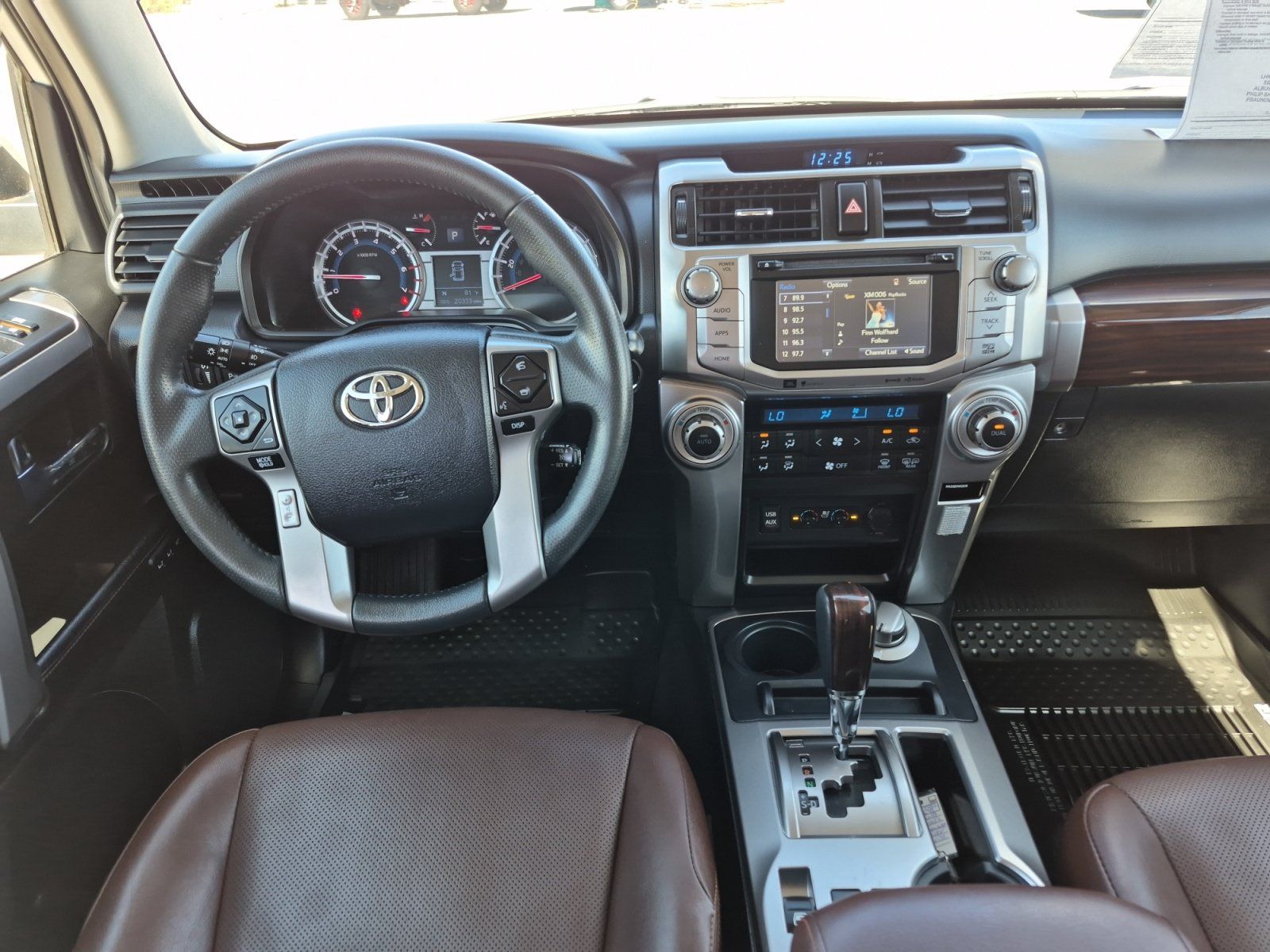 Used 2018 Toyota 4Runner Limited w/ Preferred Accessory Package AWD/4WD image 18