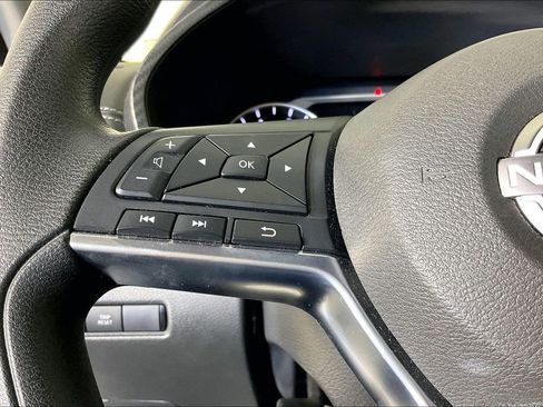 Used 2025 Nissan Sentra SV image 26