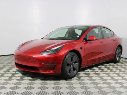 Used 2023 Tesla Model 3 Standard Range image 29