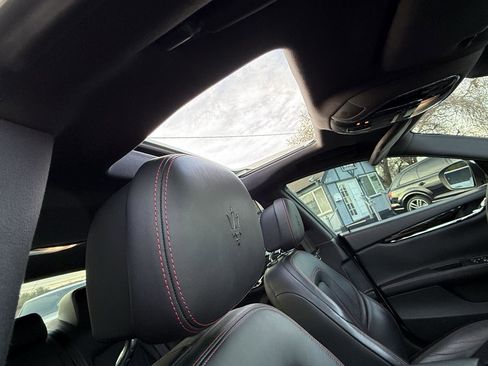 Used 2018 Maserati Quattroporte S image 12