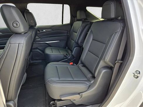 New 2026 Chevrolet Traverse LT image 16