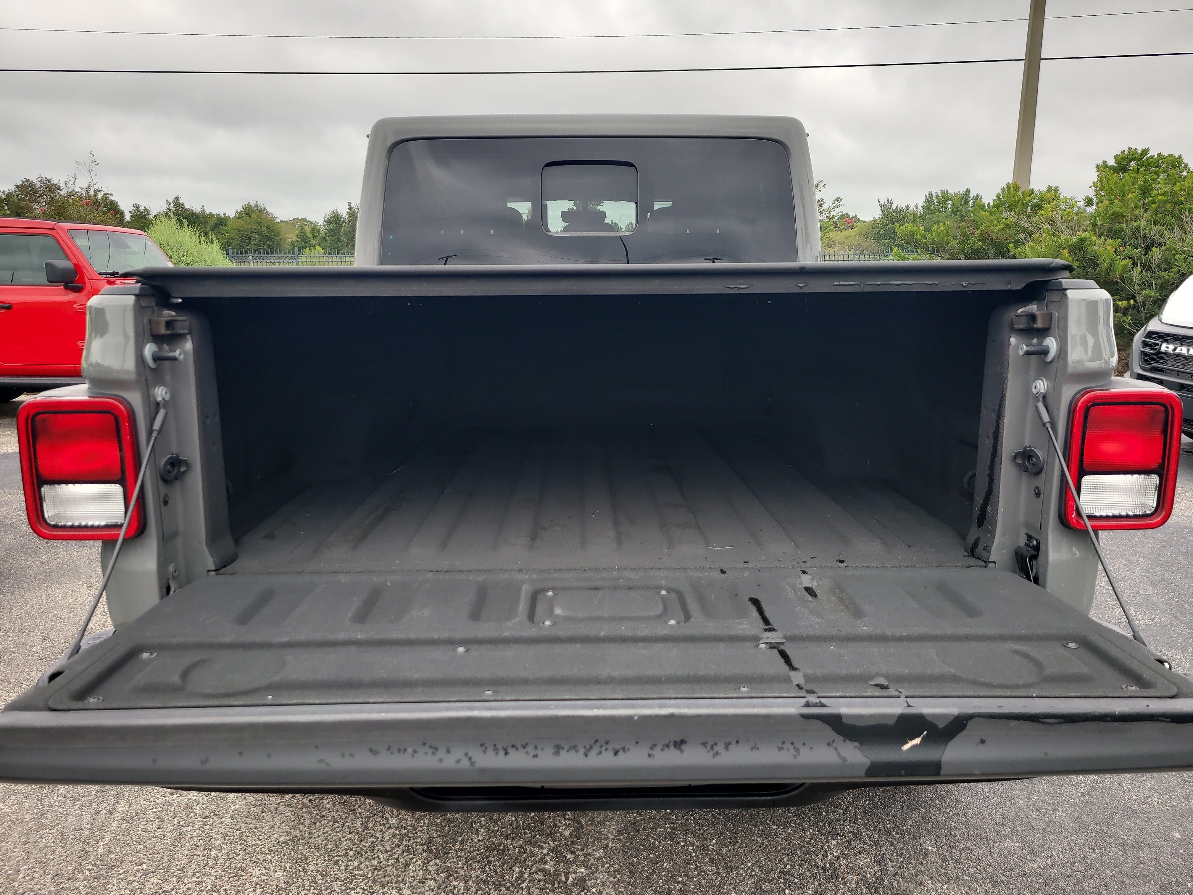 Used 2022 Jeep Gladiator Mojave AWD/4WD image 8