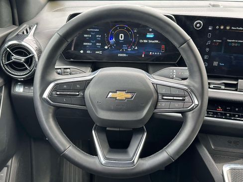 Used 2025 Chevrolet Equinox LT w/ Convenience Package II AWD/4WD image 14