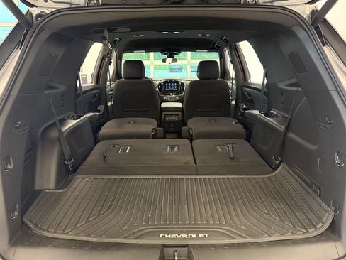 Used 2023 Chevrolet Traverse LT FWD image 36