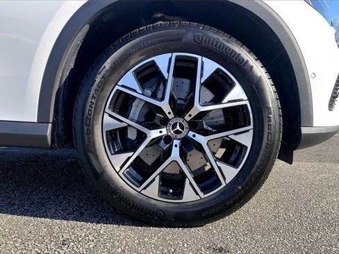 Used 2025 Mercedes-Benz GLC 350e 4MATIC image 9