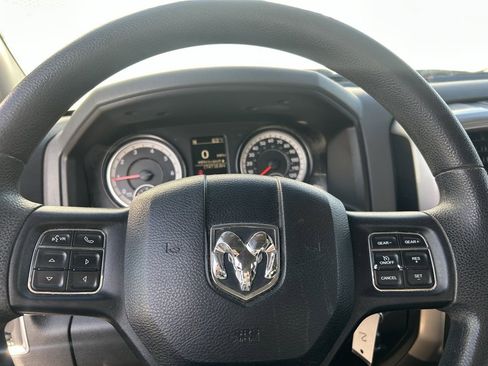 Used 2018 RAM 1500 Classic SLT image 14