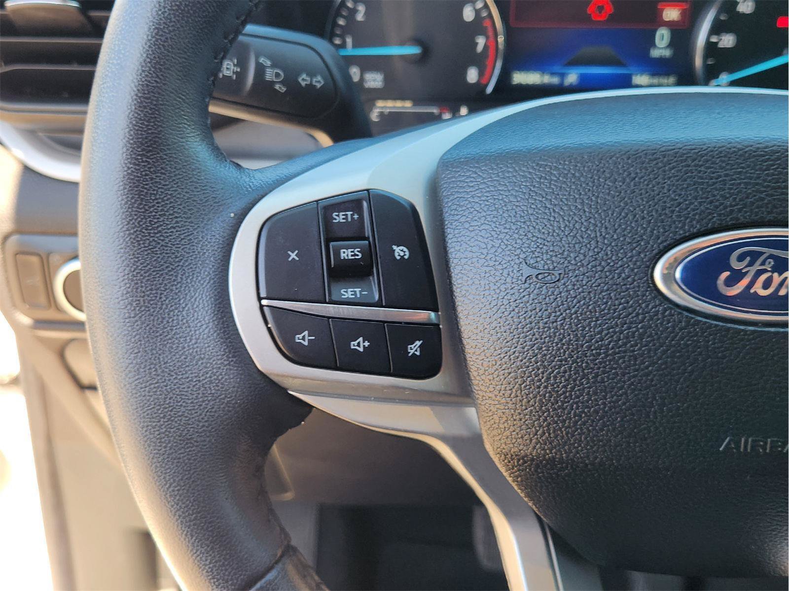 Used 2024 Ford Explorer XLT RWD image 28
