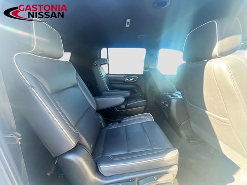 Used 2023 Chevrolet Suburban Premier image 37