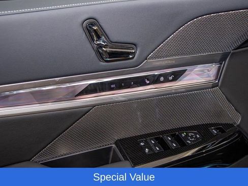 Used 2025 BMW 760i xDrive w/ Premium Package AWD/4WD image 14
