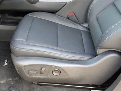 New 2026 Chevrolet Equinox EV LT image 4