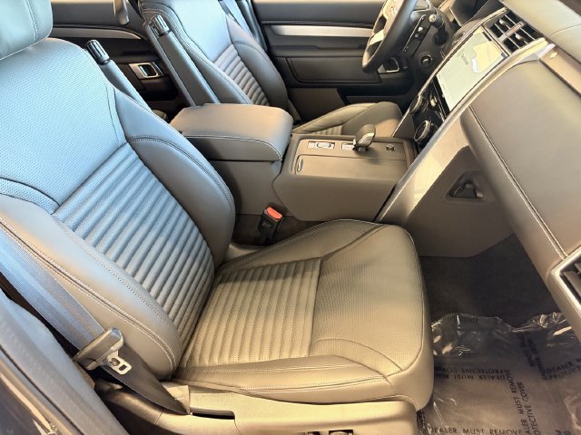 New 2026 Land Rover Discovery Limited Edition AWD/4WD image 9